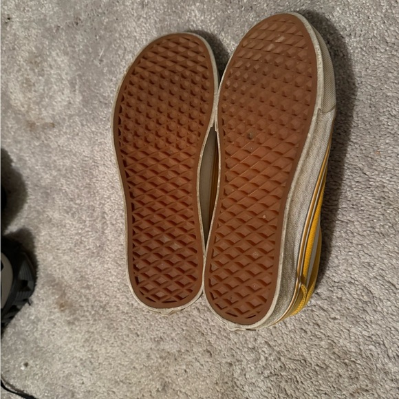 Vans size 7 in mustard - Picture 3 of 3